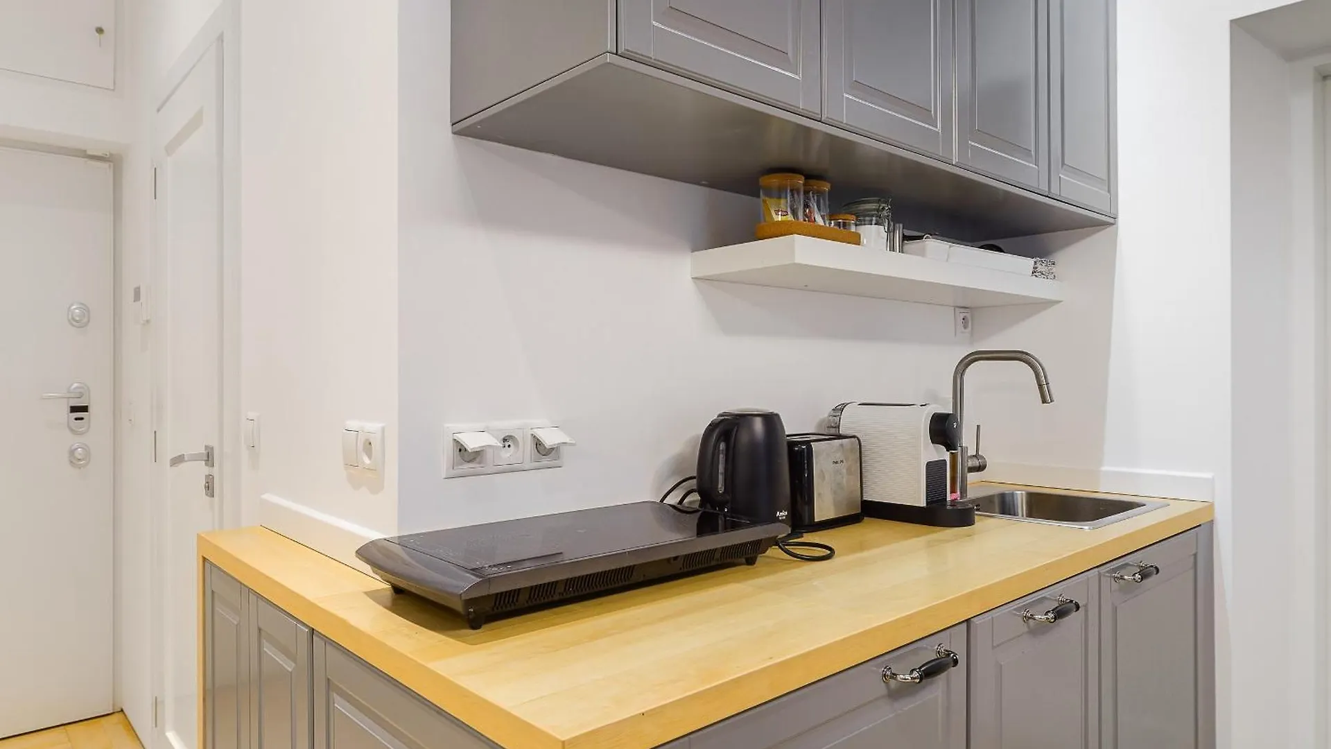 P&O Serviced Apartments Warecka Street Warsaw 0*,  Poland